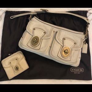 Coach leather bag with interior stripes